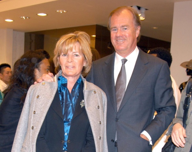 Stefan Persson cũng là một ông lớn trong ngành thời trang với hãng H&M và khối tài sản 20 tỷ USD. Vợ của ông, Carolyn cũng là người khá kín tiếng với báo giới và truyền thông bên ngoài. Họ có với nhau 3 người con và một cuộc sống bình thường như bao người khác. 